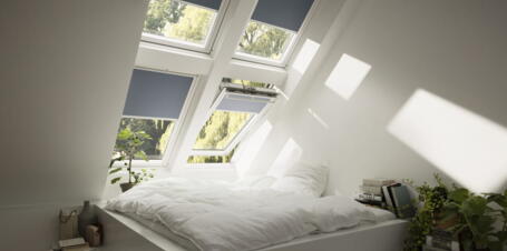 Schlafzimmer mit offenen Dachfenstern | VELUX Magazin