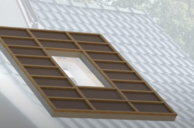 Ausschnitt eines Daches ohne Dacheindeckung mit Dachfensteröffnung | VELUX Magazin